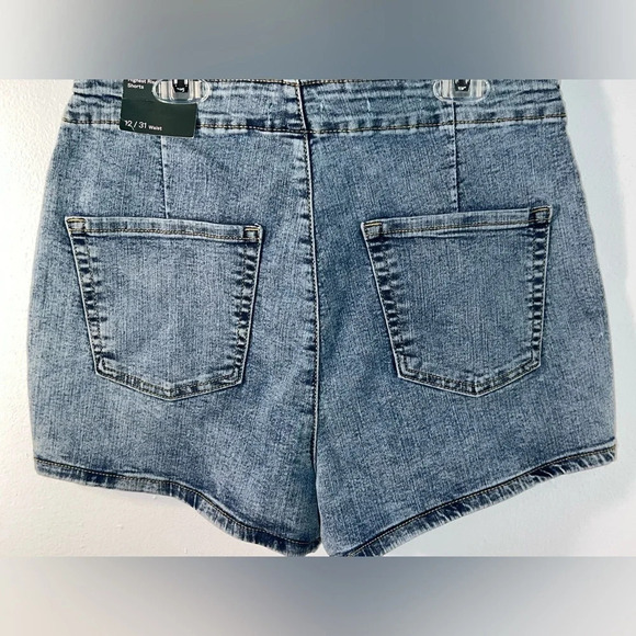 Wild fable, 12/31R,NWT,stretch highest rise medium wash,denim shorts, button,zip - Picture 5 of 6